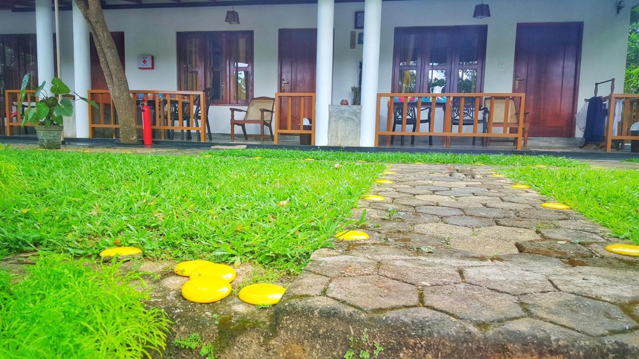 Luvi Lucas River Side Weligama Eksteriør billede